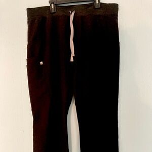 Womens Figs Kade Cargo Scrub pants black size large